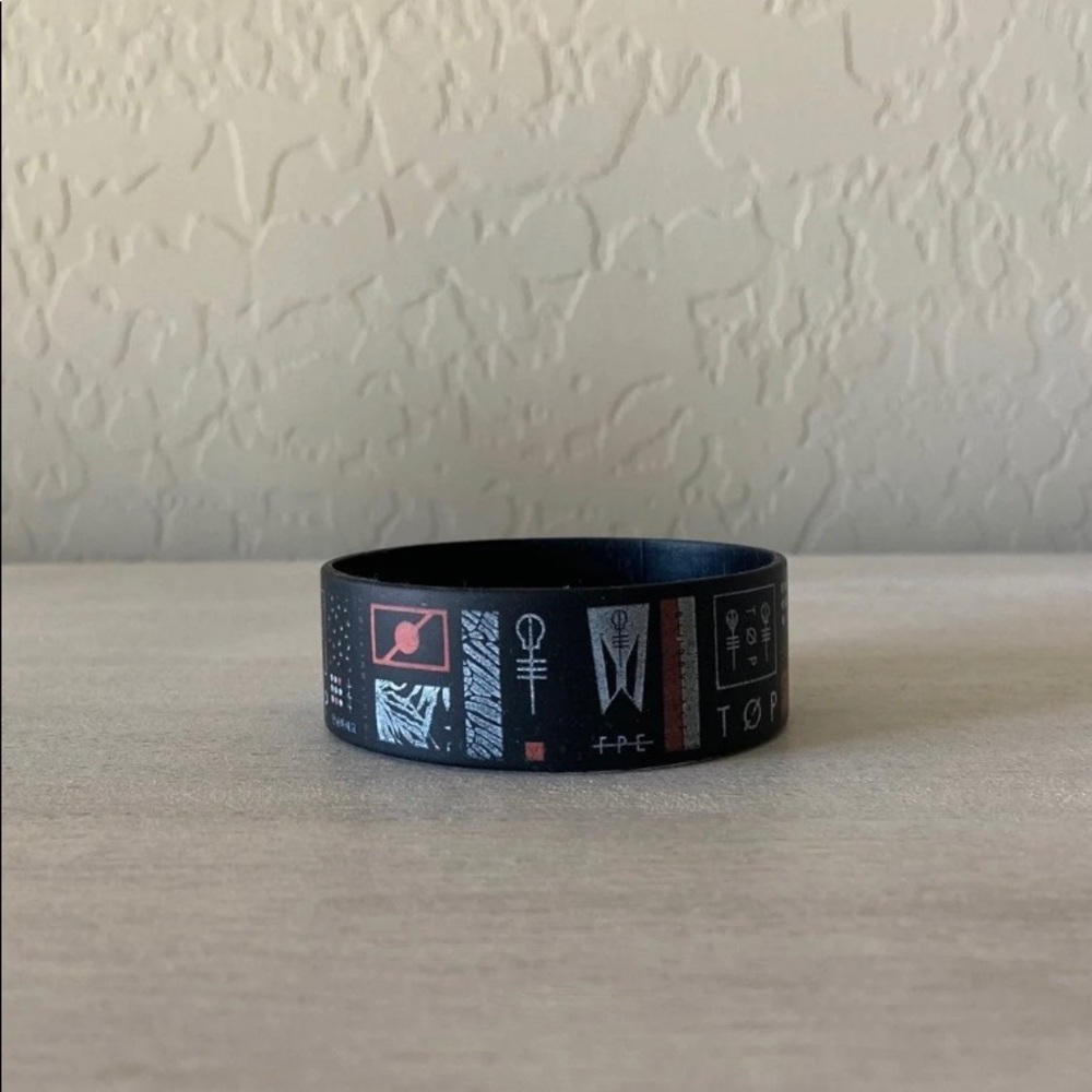 twenty one pilots logo bracelet
